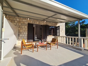 Kahden hengen comfort-huone, parveke, näköala mäelle | Ulkopuoli