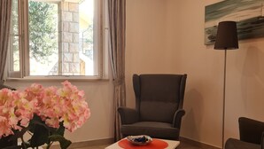 Tek Büyük Yataklı Oda, Tepe Manzaralı