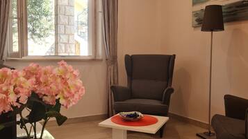 In-room safe, blackout curtains, free WiFi