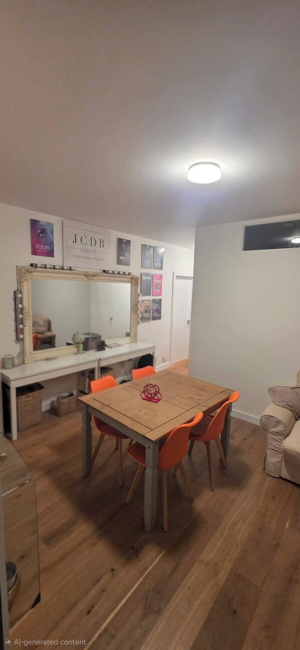 Shared Dormitory, 1 Bedroom | Dining room