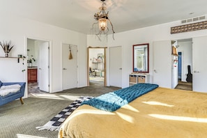 House (3 Bedrooms) | Interior - Nature Art Retreat on Breckenridge Creek w/ Pond! (Sumas)