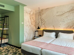 Unclassified image, 5 of 24, button