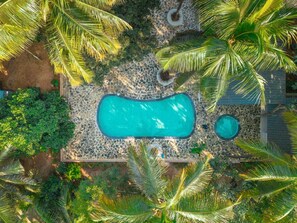 Outdoor pool - Farmstead-Ayu Haven by Divit (Gauribidanur)