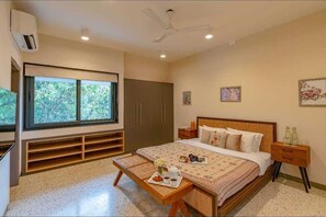 4 bedrooms, in-room safe, iron/ironing board, free WiFi - Cozy Nest 4Bhk Private Villa with Private Pool, Anjuna Beach North Goa (Vagator)