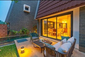 Outdoor dining - Cozy Nest 4Bhk Private Villa with Private Pool, Anjuna Beach North Goa (Vagator)