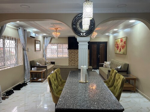 2 Bdrm luxury at Secluded Estate with Free 24/7 Solar. No more electricity cost