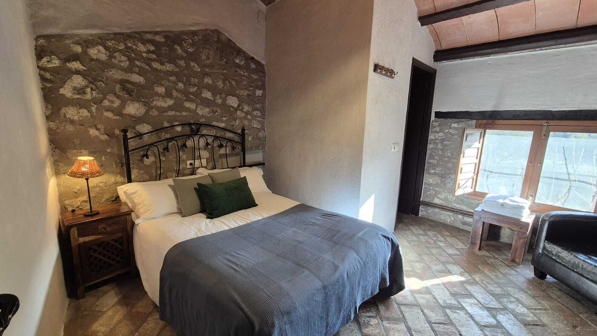 Ylelliset vuodevaatteet, untuvapeitot, ilmainen Wi-Fi, vuodevaatteet