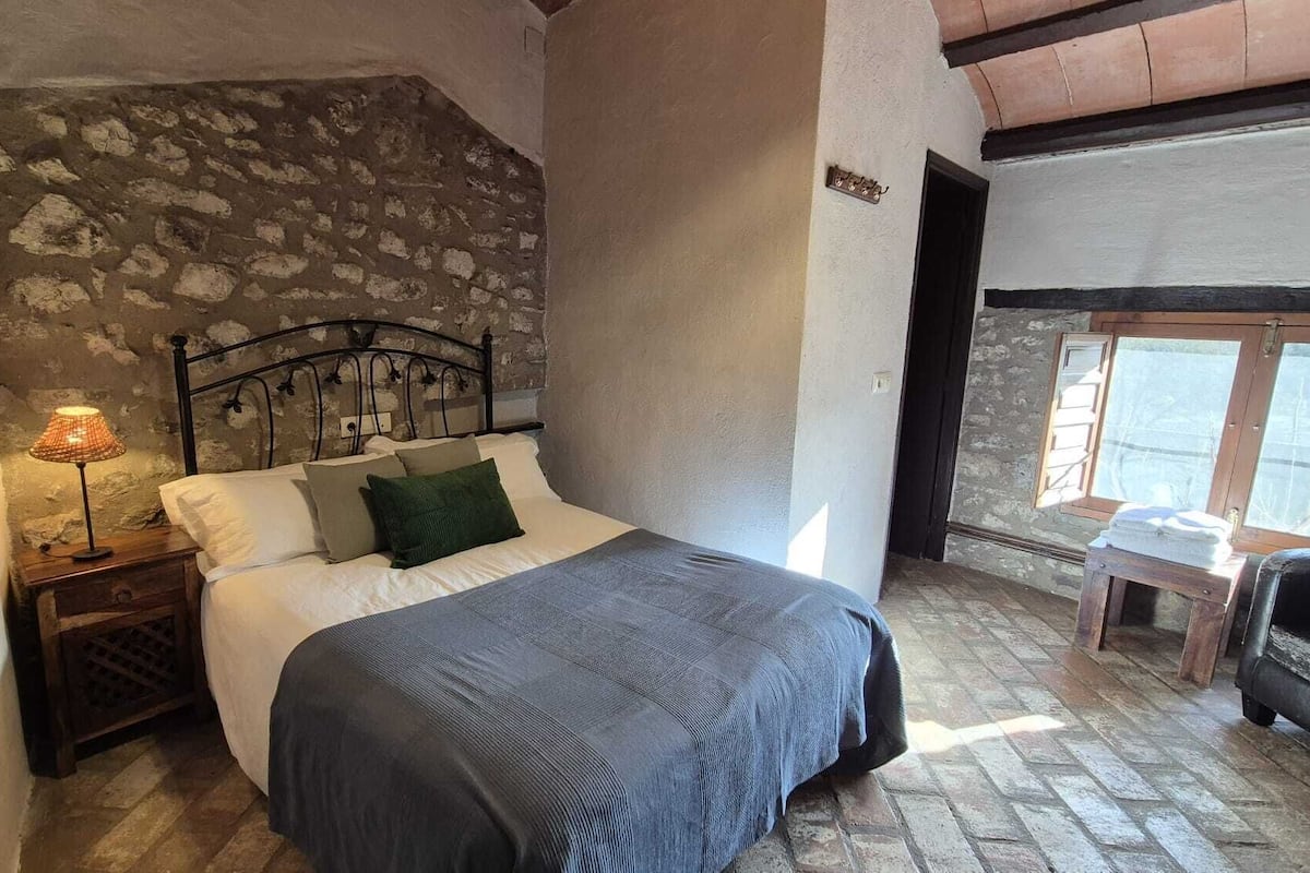 Premium bedding, down comforters, free WiFi, bed sheets