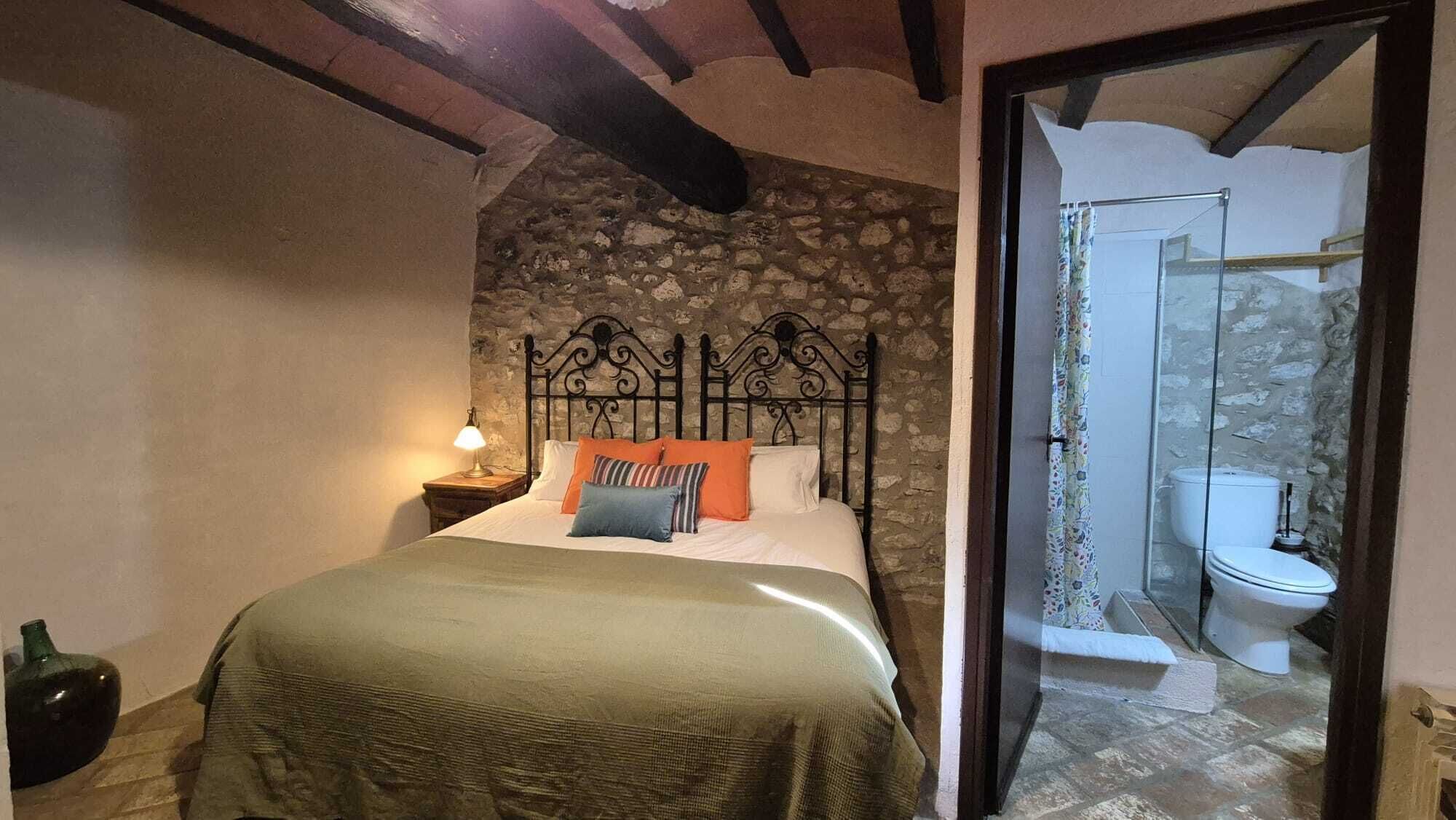 Quarto casal standard, aceita animais de estimação, vista para a montanha | Roupas de cama premium, edredons de pluma, Wi-Fi de cortesia