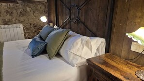 Standard Double Room, Pets allowed, Pool View - Masia Rural Can Pei (Montagut)