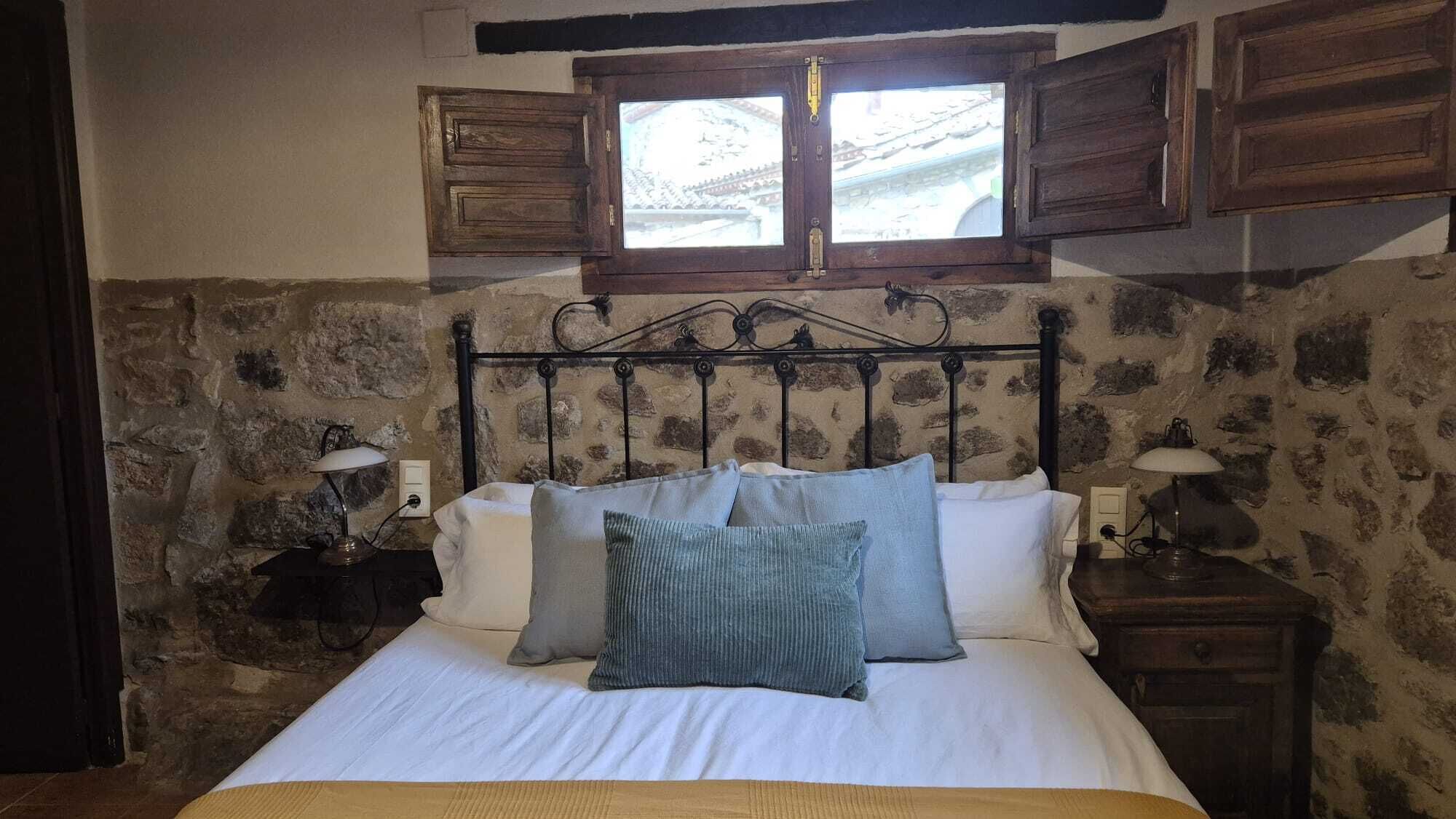 Standaard tweepersoonskamer, privébadkamer, uitzicht op bergen