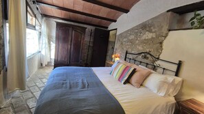 Standard Double Room, Private Bathroom, Mountain View | Premium bedding, down comforters, free WiFi, bed sheets - Masia Rural Can Pei (Montagut)