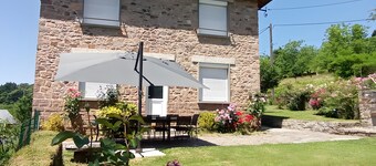 Fully Renovated Cottage in Basse Corrèze, Sleeps 8, Quiet and Scenic