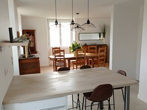 Dining - Fully Renovated Cottage in Basse Corrèze, Sleeps 8, Quiet and Scenic (Beynat)
