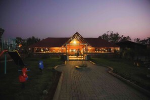 Ảnh chưa phân loại, 4 trong số 28 ảnh, nút