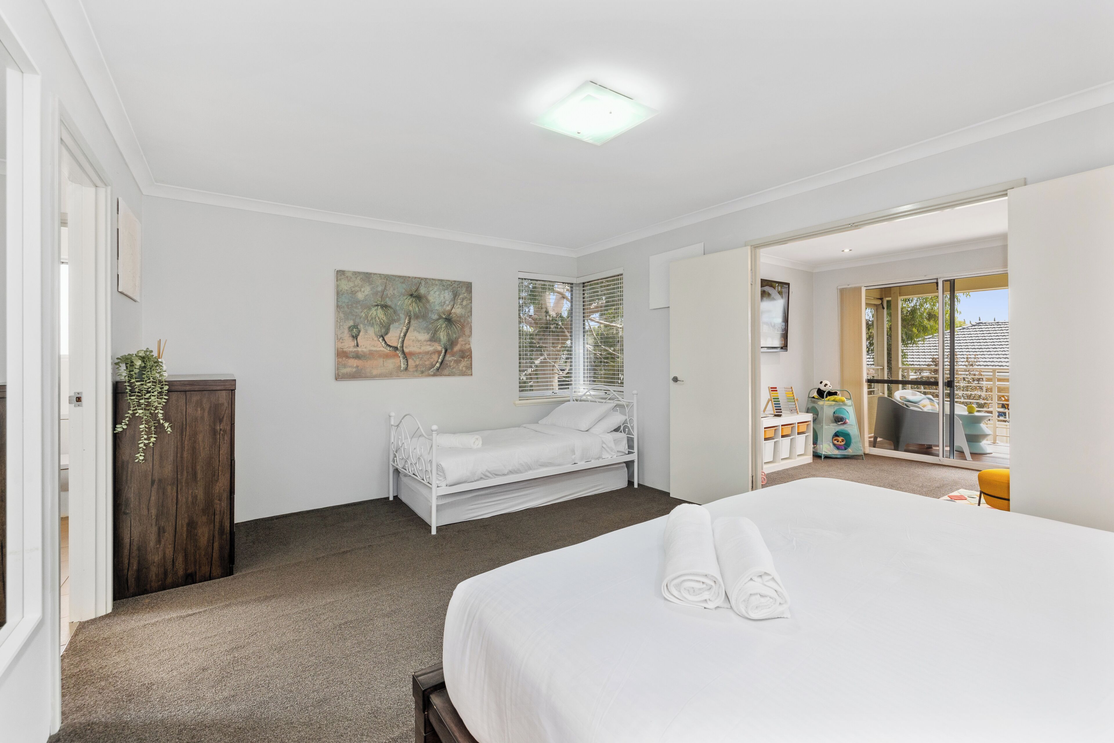 4 bedrooms, in-room safe, iron/ironing board, travel cot