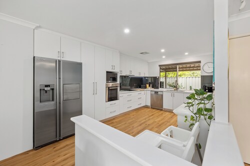 Prime Location Crown, Train&City