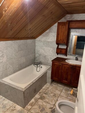 Unclassified image, 2 of 16, button - Fengselet Gjestegård (Innlandet)