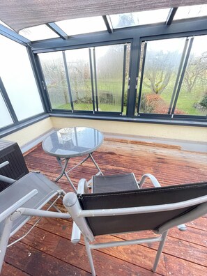 Unclassified image, 5 of 32, button - Apartment 'Dein Wald Und Wein Hideaway' with Private Terrace, Shared Garden and Wi-Fi (Kommen)