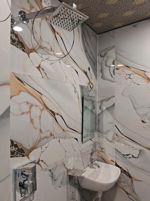 Bathroom - Shiv Dham Hotel & Banquet Varanasi managed by MHG (Varanasi)