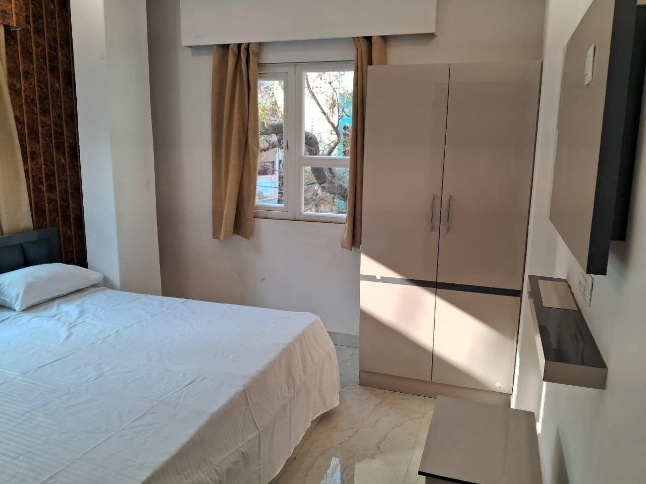 Deluxe-Doppelzimmer, Balkon, Gartenblick | Zimmersafe, laptopgeeigneter Arbeitsplatz, schallisolierte Zimmer