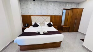 Iron/ironing board, free WiFi - SS Grand Luxury Hotel-Ananthapuramu (Anantapur)