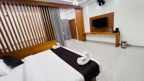 Iron/ironing board, free WiFi - SS Grand Luxury Hotel-Ananthapuramu (Anantapur)