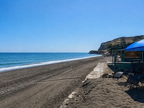 On the beach, sun-loungers - Apartment 3 Almayate Beach (Almayate Bajo)