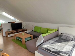 TV - Steinenberg vacation apartment (Nürtingen)