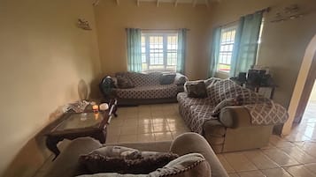 Nhà, 4 phòng ngủ, ban công | Phòng khách