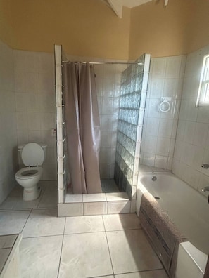 House, 4 Bedrooms, Balcony | Bathroom - Amazing Antigua Getway (Bolans)