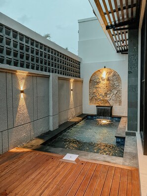 Outdoor pool - The Maru House Seminyak (Seminyak)