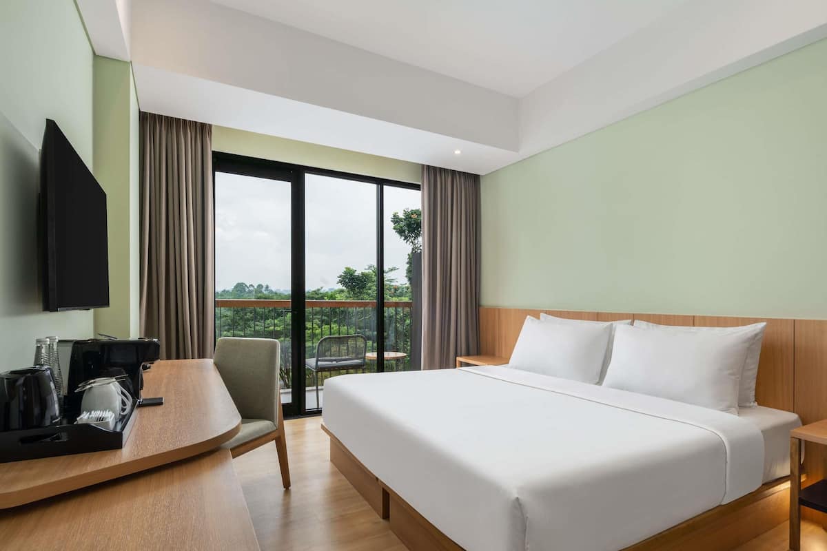 Privilege, Room, 1 Double Bed, Balcony, Pool View
