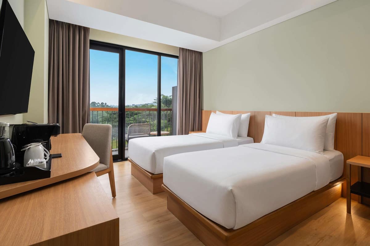 Privilege, Room, 2 Single Beds, Balcony, Pool View