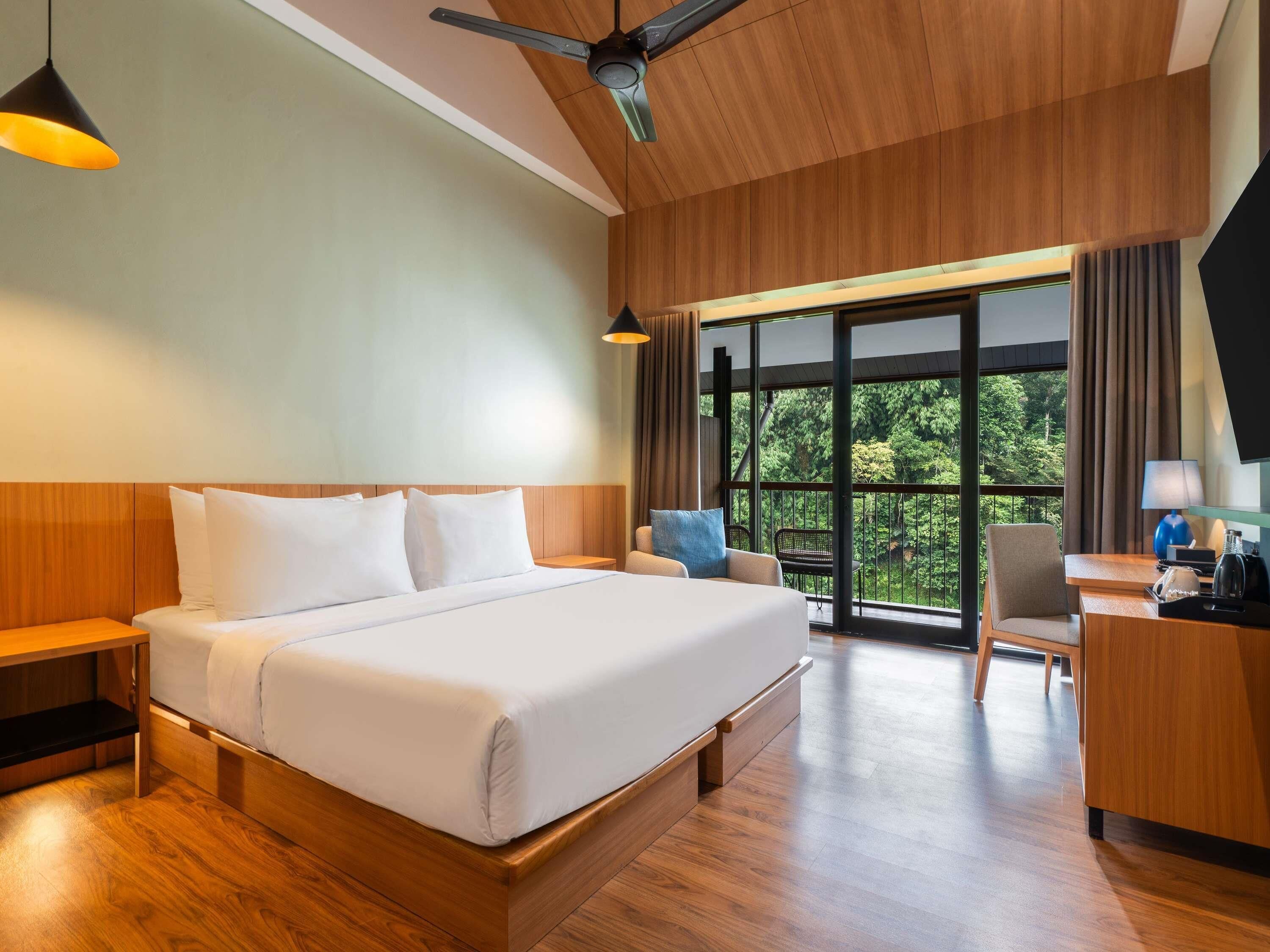 Privilege, Room, 1 Double Bed, Balcony, Lagoon View