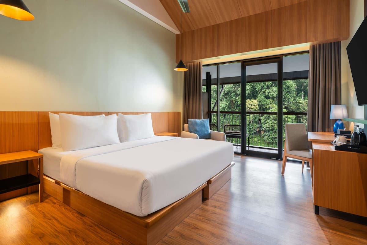Privilege, Room, 1 Double Bed, Balcony, Lagoon View