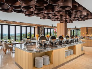 Restaurant - Mercure Cibadak Sukabumi Resort (Nagrak)