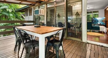 Zen in the Tropics Fenced Yard - Balcony - Desk