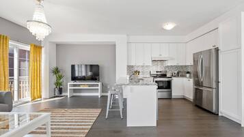 House, 3 Bedrooms, Balcony, City View | Interior