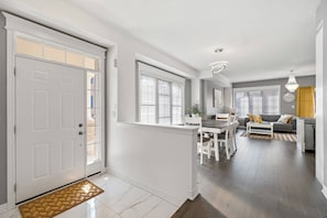 House, 3 Bedrooms, Balcony, City View | Interior - Modern House Steps From Dining, Shopping & Lakes (Aurora)