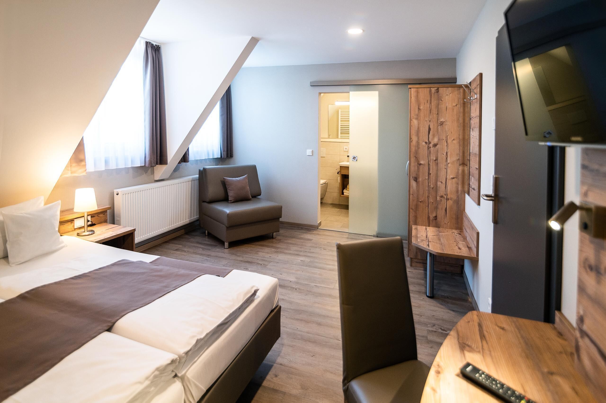 Desk, free WiFi, bed sheets