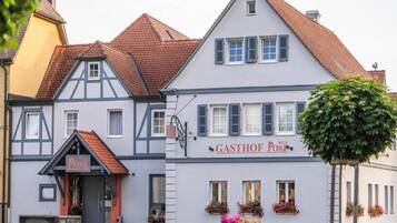 Fachada de la propiedad