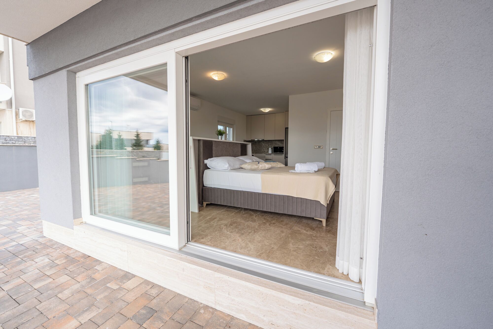 Standard Studio, Pool Access, Ground Floor | Free WiFi, bed sheets