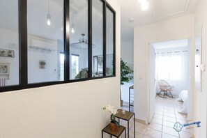 Interior - L'Olivier en Provence - House in quiet residence with pool terrace (Loriol-du-Comtat)