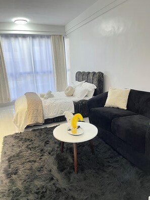 1 bedroom, iron/ironing board, Internet, bed sheets - Modern studio close to JKIA and SGR Syokimau (Nairobi)