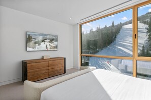 Condo, 3 phòng ngủ | 3 phòng ngủ, khu vực làm việc phù hợp cho laptop 