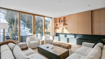 Condo, 3 Bedrooms | Living area