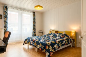 1 chambre, fer et planche à repasser, Wi-Fi, draps fournis