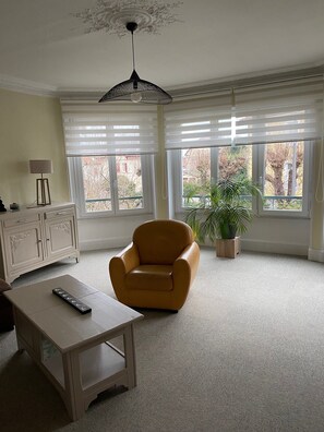 Nicht klassifiziertes Bild, 3 von 11, Schaltfläche