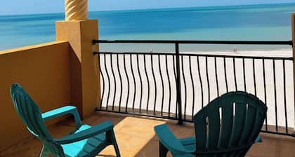 Vista del Mar Villa by GoldenCoastRentals